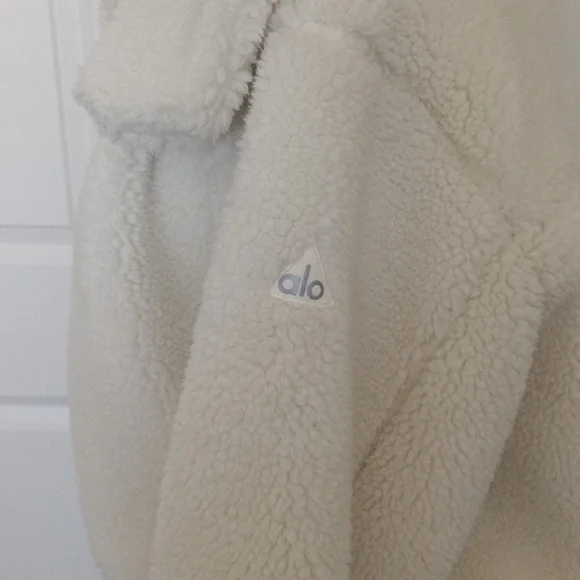 ALO Yoga Foxy Sherpa Jacket Ivory Size XS - Picture 9 of 12